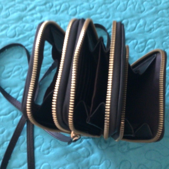 Forever Young Crossbody - Picture 3 of 3